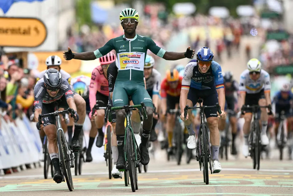Biniam Girmay triumphs with second sprint victory on stage 8